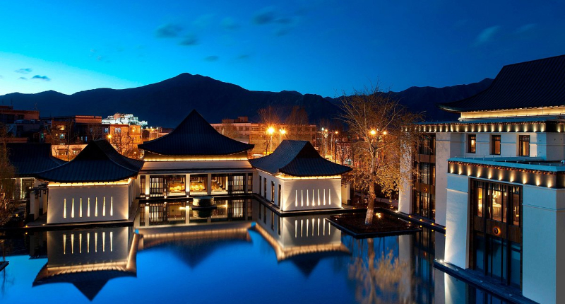 世界海拔之最，和天空相接的拉薩瑞吉度假酒店，縈繞著千年西藏文化