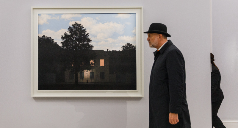 Rene Magritte的超現實魔幻鉅作《光之帝國》，締造非凡成交價閃耀倫敦蘇富比