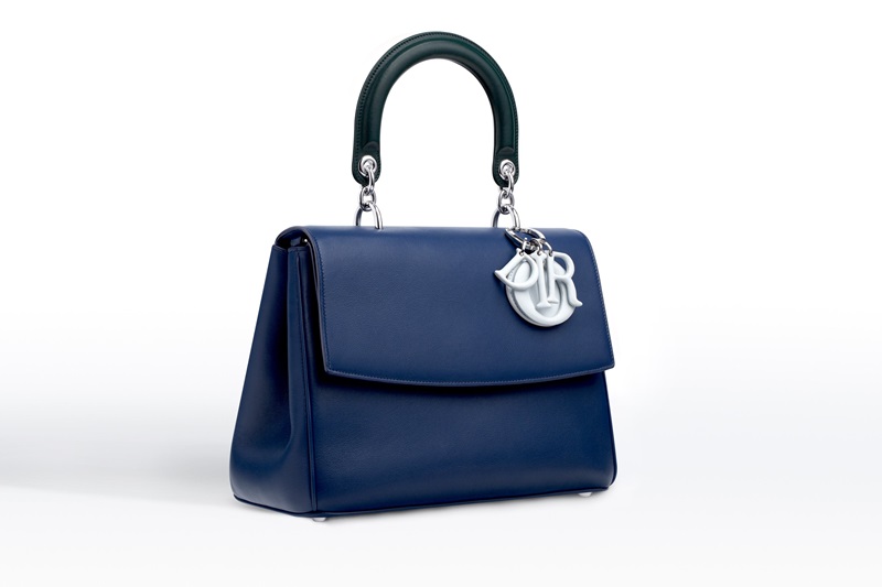 Be Dior 小型藍色提包 NT$155,000