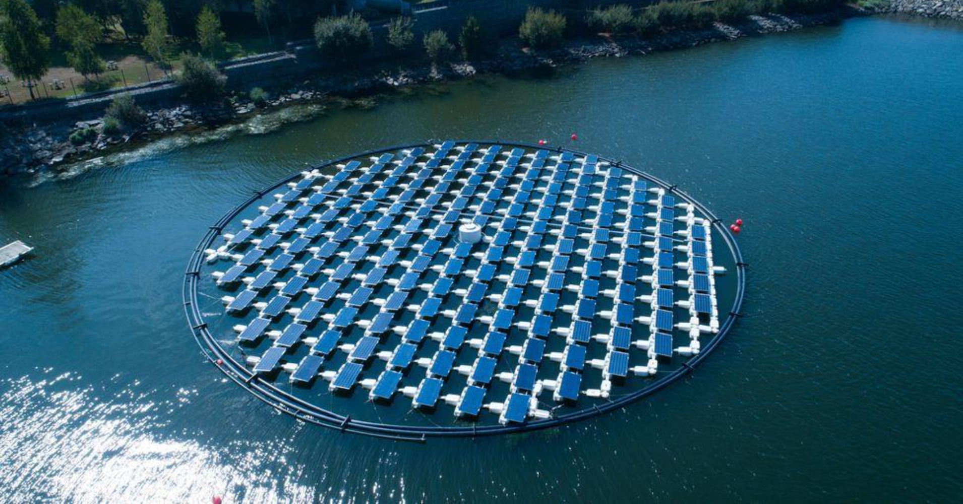 【#Energy】蠢蠢浮動的綠電未來：浮動太陽能具備更節能、不占地、保護水質的種種優點躍身再生能革命新趨勢