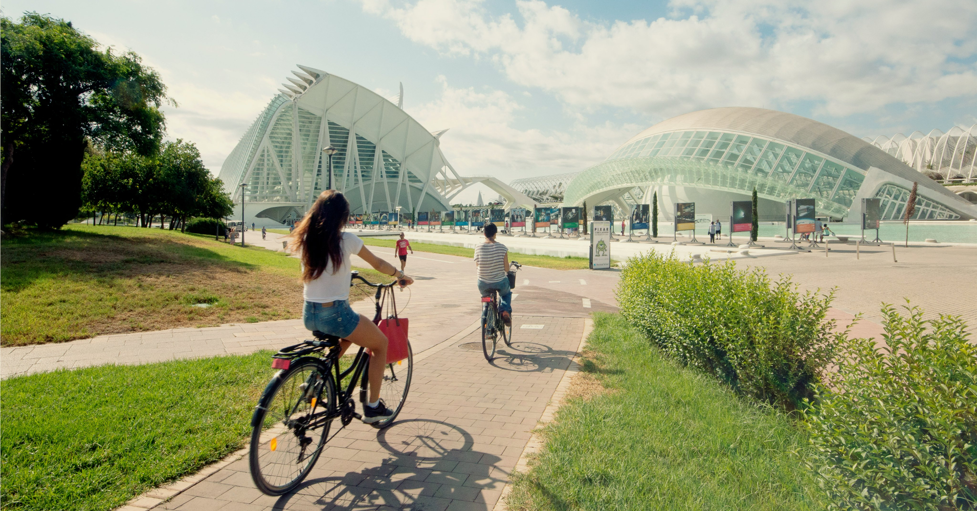 【#Energy】用路燈充電、建設綠建築且全面發展再生能！瓦倫西亞打造智能碳中和城市將可持續機能結合淨零旅遊