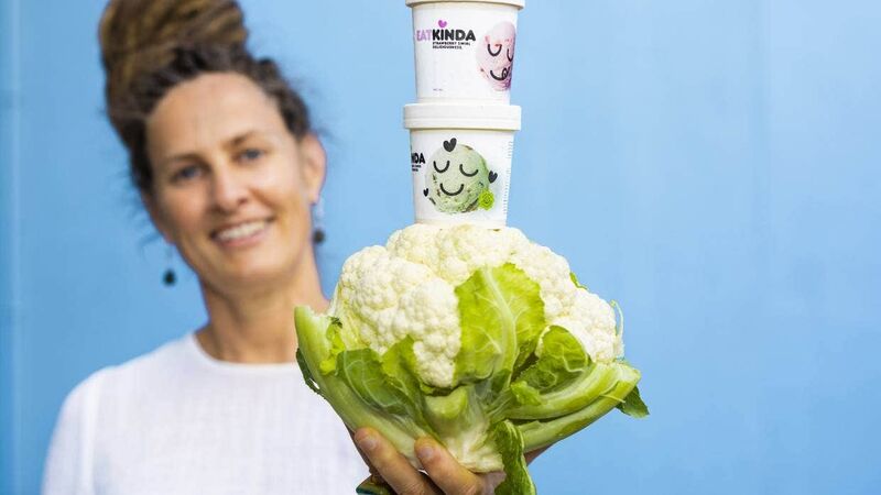 【#Gourmet】醜「菜」大翻身 ！用缺損花椰菜製成的純素冰淇淋EatKinda質地滑順可口，減少食物浪費推進可持續飲食
