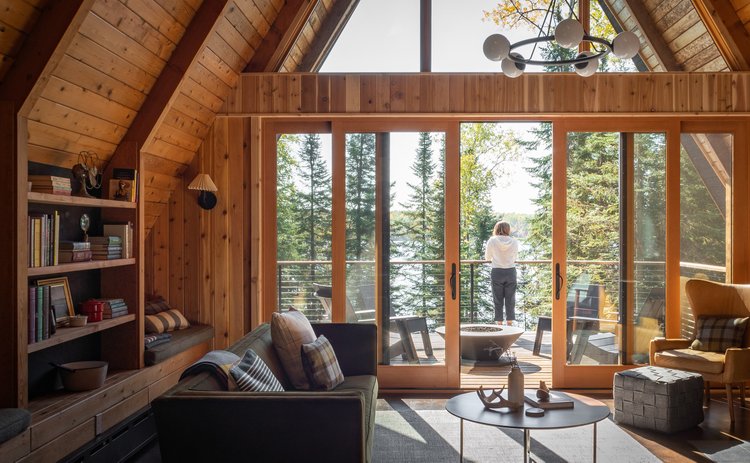 【#Good Design】擁有半世紀歷史的湖畔小屋以可持續木材翻新，保留溫雅歷史美感隱匿於蔥鬱森林