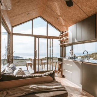 【#Good Design】遺世獨立的幽麗聖地，澳洲離網零碳小木屋Maldhi坐...