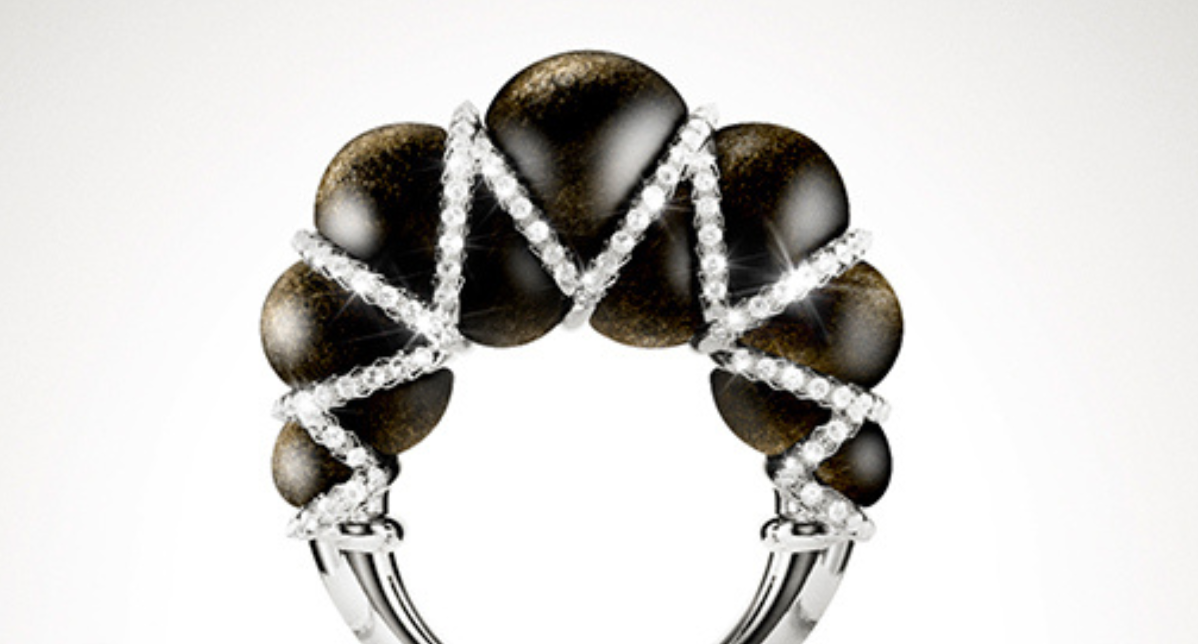 【#Jewelry】戒指與手鐲盤桓尺寸不一的珠串，Cartier Libre系列呈現源源不絕之美