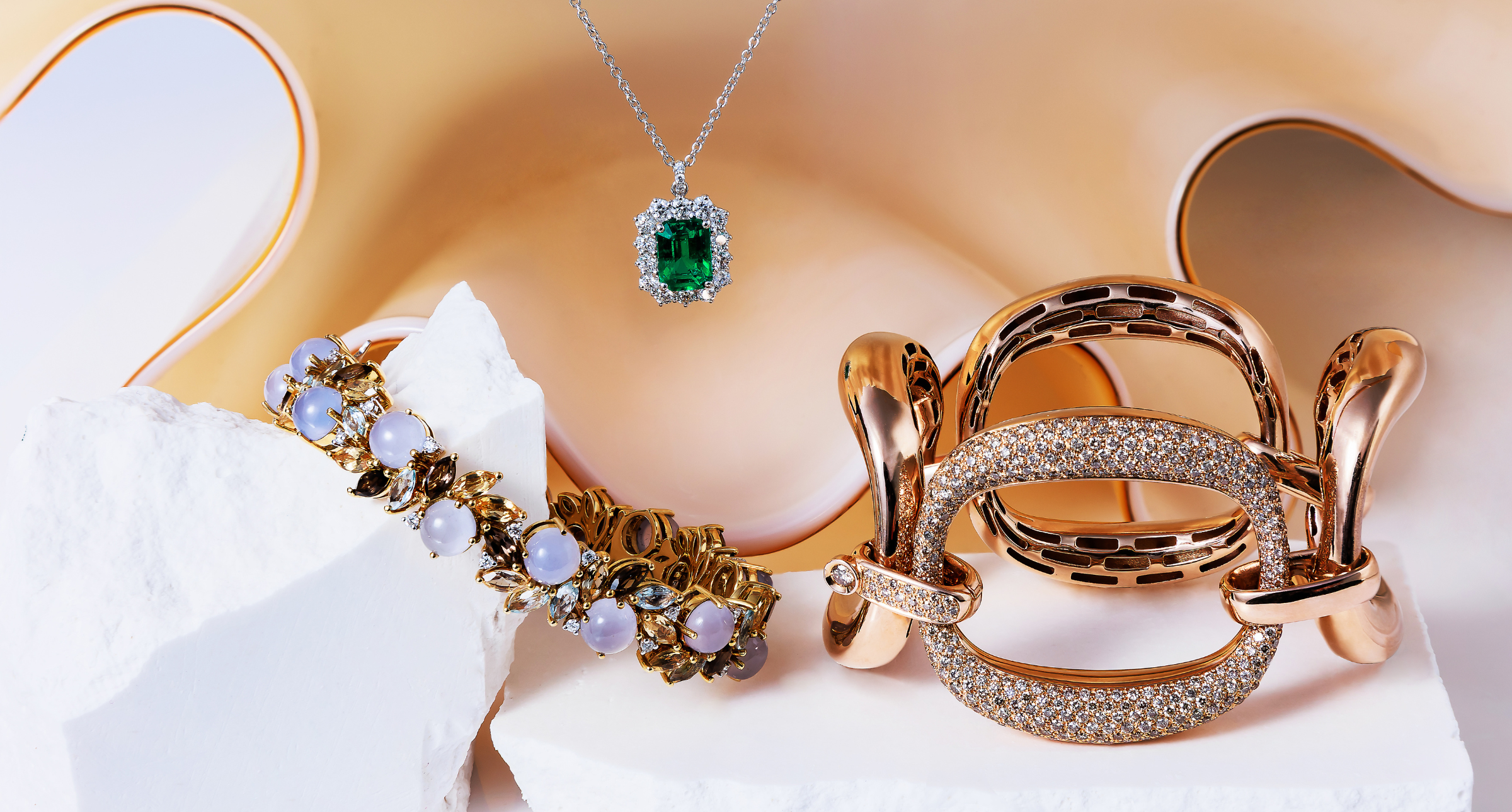 【#Jewelry】精選DAMIANI 回顧展出首飾：純手工精雕細琢，細品近一世...