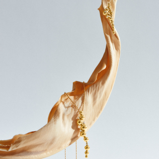 【#Jewelry】喬治傑生月光葡萄系列首飾，圓潤外型鑲嵌鑽石綴飾，精巧模樣讓人...