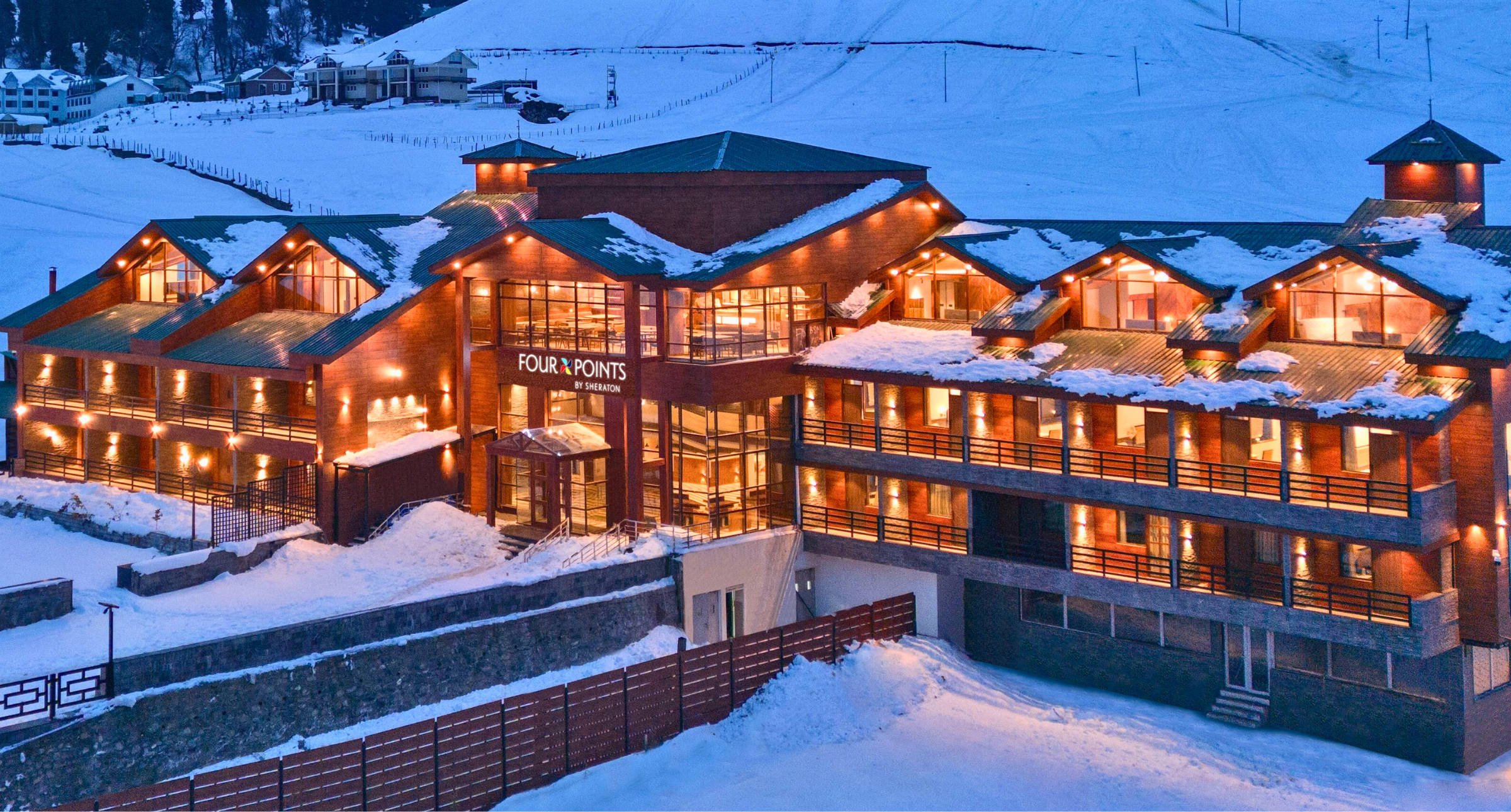 【#Travel】感受喜馬拉雅山圍繞的壯烈悸動，在喜來登全新酒店開啟雪山冒險之旅