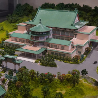 百元鈔上的建築是她設計！臺博館鐵道部舉辦修澤蘭特展，...