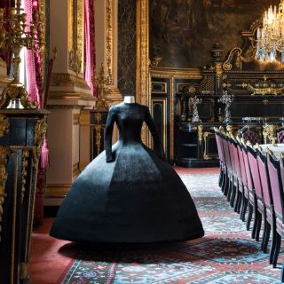 羅浮宮首個服裝展《LOUVRE COUTURE》...