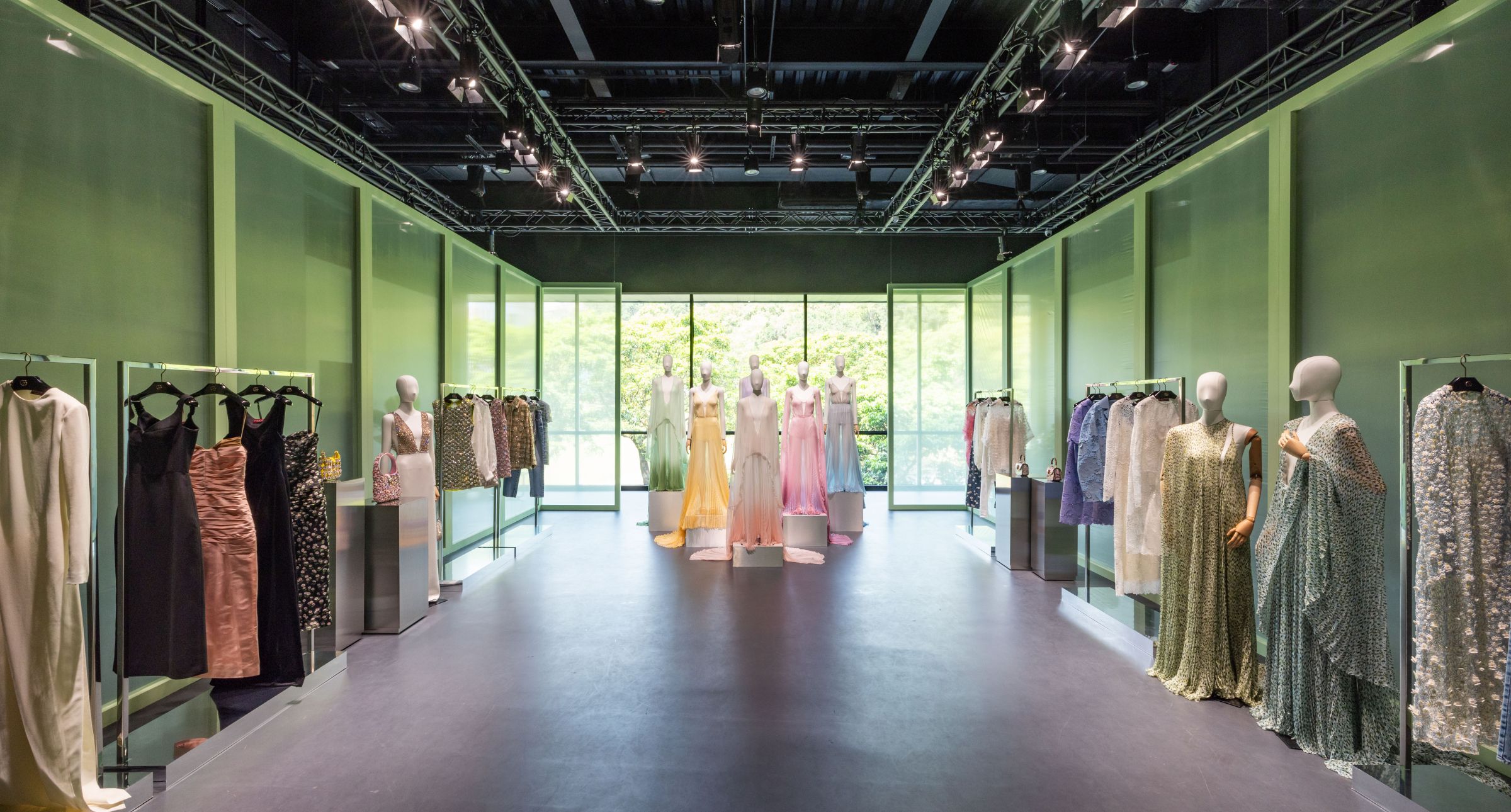 《Gucci頂級訂製展》全球首站在台灣！探索頂級訂製禮服、珍稀皮革包款，現場體驗高級訂製服務