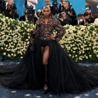 從服裝剪裁看文化──Met Gala 2025西裝結...