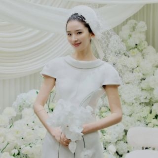 韓國名模 Irene Kim 浪漫完婚，Miss...