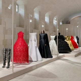 實習生當不成卻成為創意總監！《BALENCIAGA ...