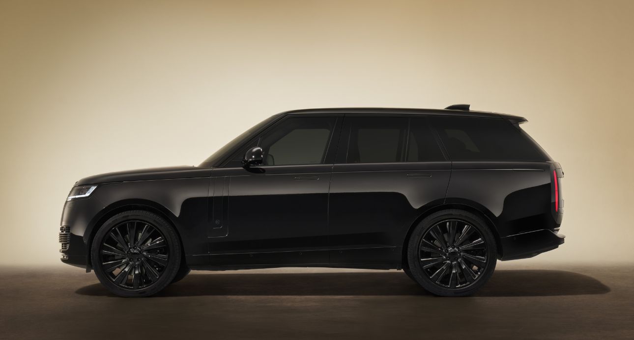 配備按摩椅的豪華休旅？！Range Rover SV Black內建六種震動療癒模式，全黑外觀呈現極致隱匿之美