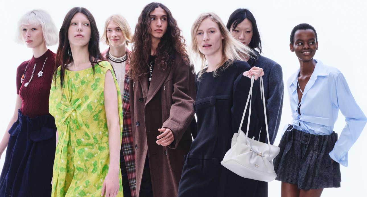 PRADA 2025秋冬形象廣告拍攝手法好特別，轉到頭暈還是被新款Dada包吸引目光