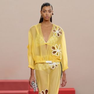 FENDI 2026春夏系列發佈，包袋裡暗藏小世界，...