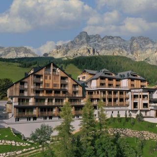 體驗歐洲老錢的冬季避世之旅－入住阿爾卑斯山巔的安...