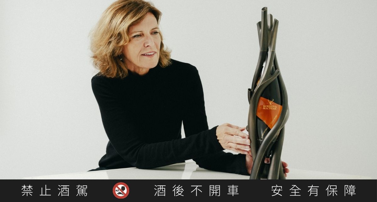世上最古老的裝瓶單一麥芽威士忌，醞釀自1940年的歷史餘韻，舉世僅存125瓶，建築大師合作藝術感瓶身更添風華