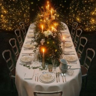 Dior Maison佳節限定系列，將巴洛克劇院的金碧輝煌，變成精緻華麗的餐具