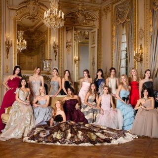盤點名流圈的未來新星！巴黎名媛舞會是什麼？一窺今年的華麗陣容，與她們的名貴禮服