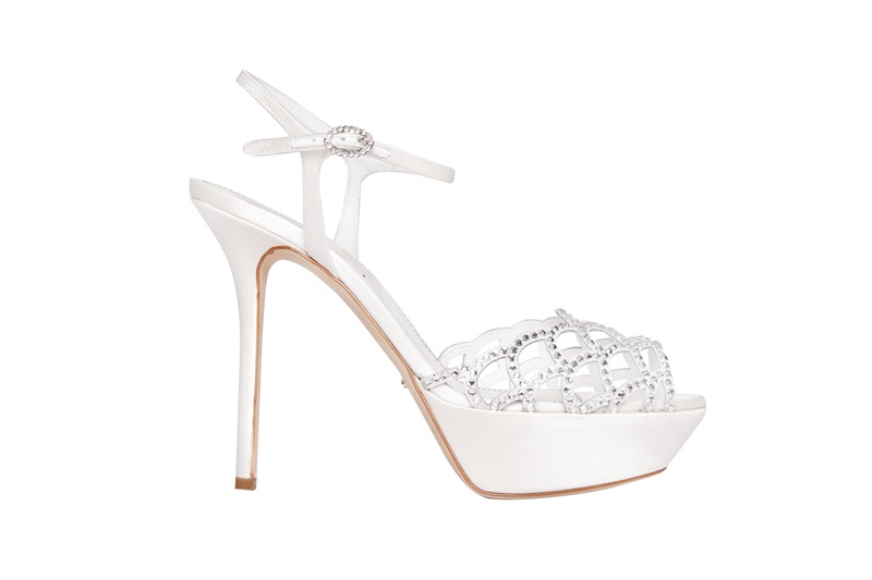 sergio rossi Bridal Collection 新娘系列 VAGUE白色緞面鏤空麟紋水鑽厚底高跟涼鞋 NT$52,000