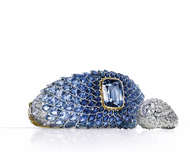 (右)Tiffany 3.44克拉圓形鑽石戒指，NT$ 7,275,000。