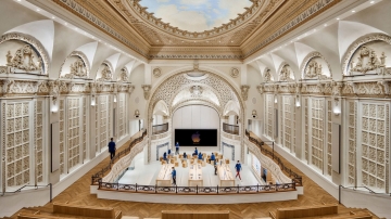 【#Architecture】老建築修復計畫，Apple攜手Foster + Partners改造舊戲院