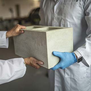 【#Environment】僅需海水、陽光和CO2等天然材料，Prometheus Materials用微藻製成的超低碳混凝土水泥砌塊