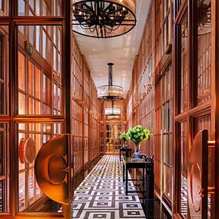 【#Travel】英倫之最、市中心的靡麗珠寶盒！迴盪在恢弘與古典藝術之間的倫敦瑰麗酒店