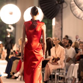 【2025-26秋冬高級訂製系列】Schiaparelli 將顫動心臟搬上台，以過去召喚新生