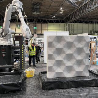 【#Environment】僅需海水、陽光和CO2等天然材料，Prometheus Materials用微藻製成的超低碳混凝土水泥砌塊