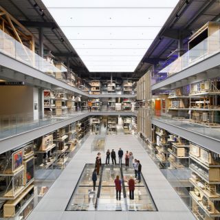 V&A East Storehouse新館展什麼？創新Order an Object展示方式，預約近距離研究古埃及織物，還能一窺博物館的幕後運作